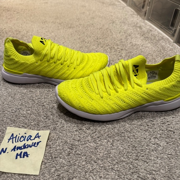 APL Techloom Sneakers HTF Color (size 7.5 women's) - Picture 3 of 7